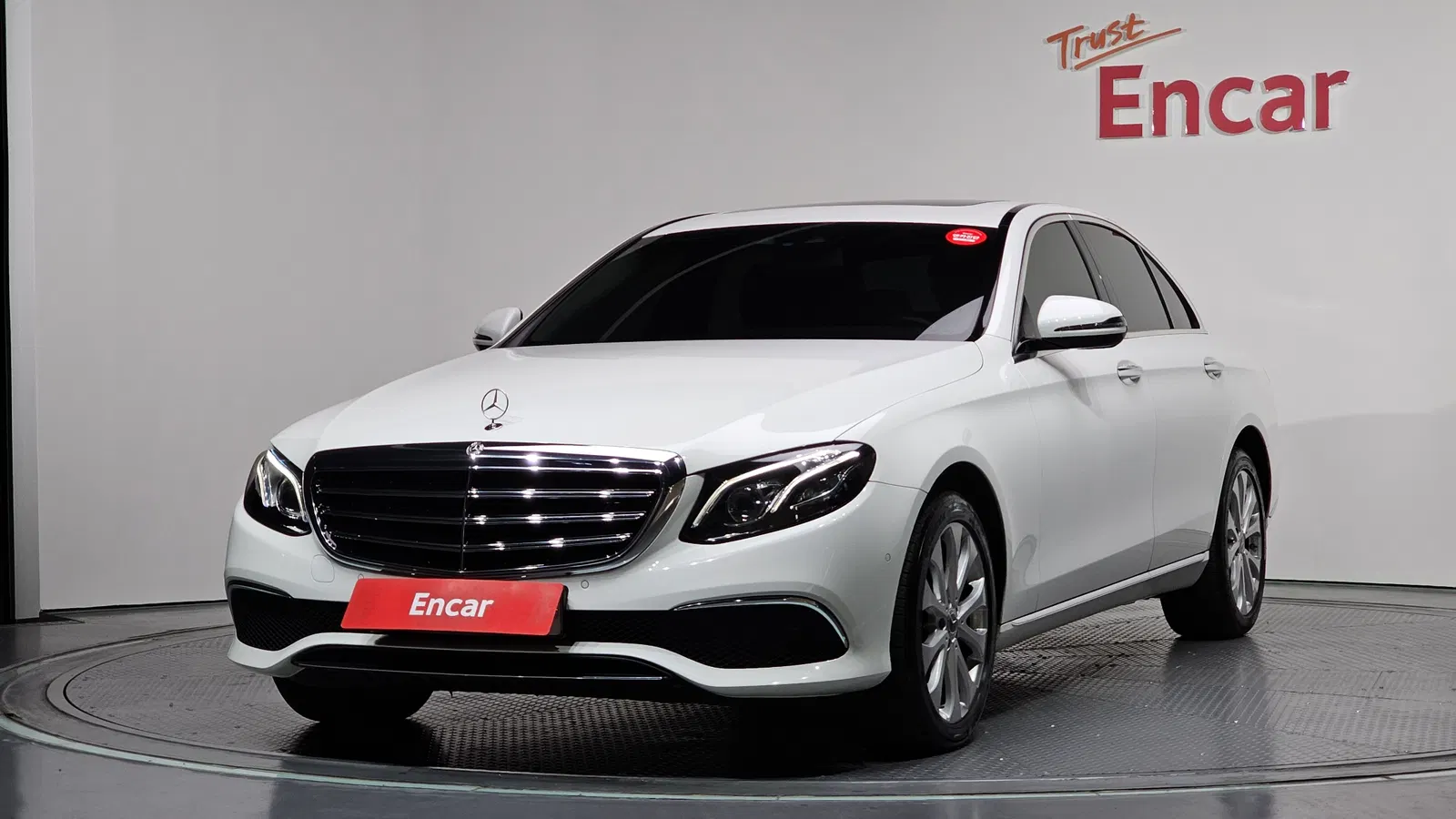 Mercedes-Benz Classe E E220d 4MATIC Exclusive (W213) 2018 — photo 1 sur 34