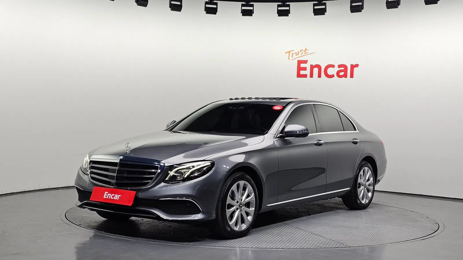 Mercedes-Benz Classe E E300 4MATIC Exclusive (W213) 2020 — photo 1 sur 20