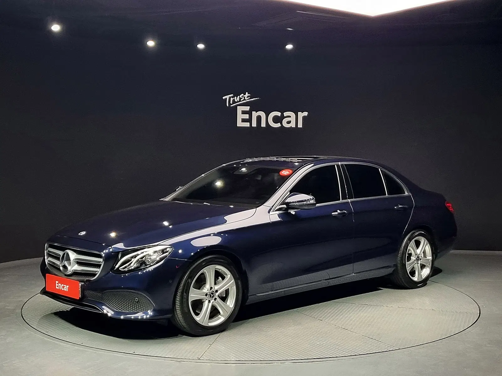 Mercedes-Benz Classe E E200 Avantgarde (W213) 2018 — photo 1 sur 56