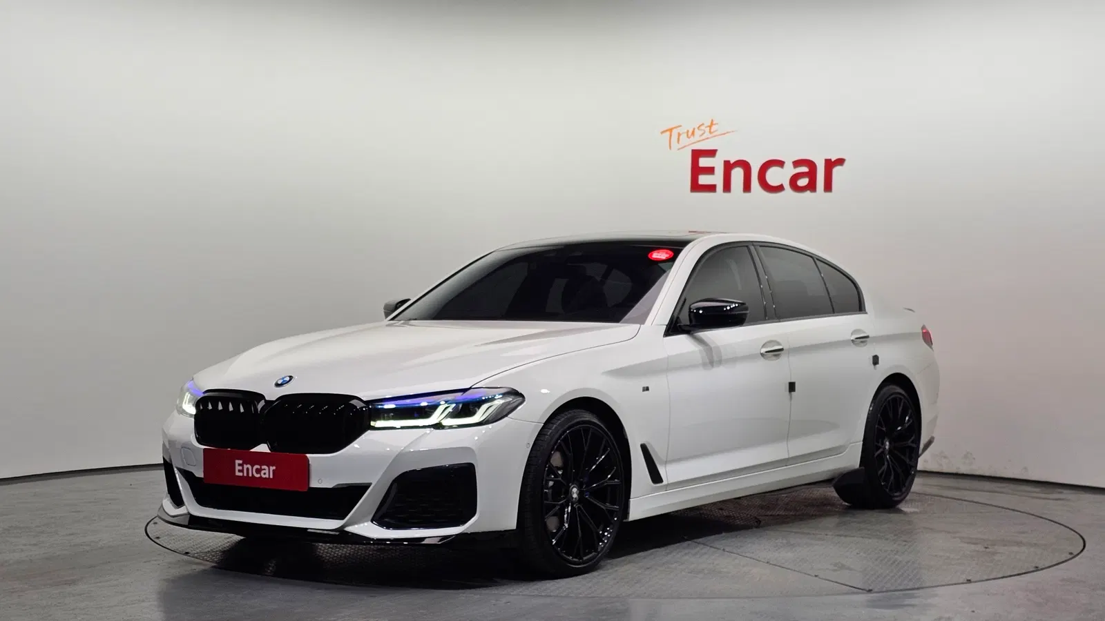 BMW Série 5 (G30) 520d Luxury Special Edition 2018 — photo 1 sur 26