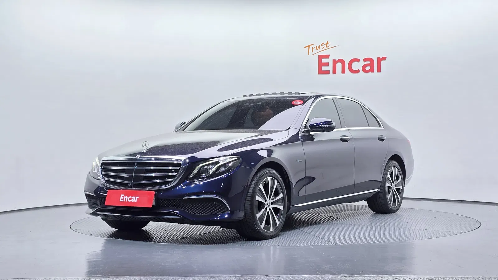 Mercedes-Benz Classe E E300e 4MATIC Exclusive (W213) 2020 — photo 1 sur 37