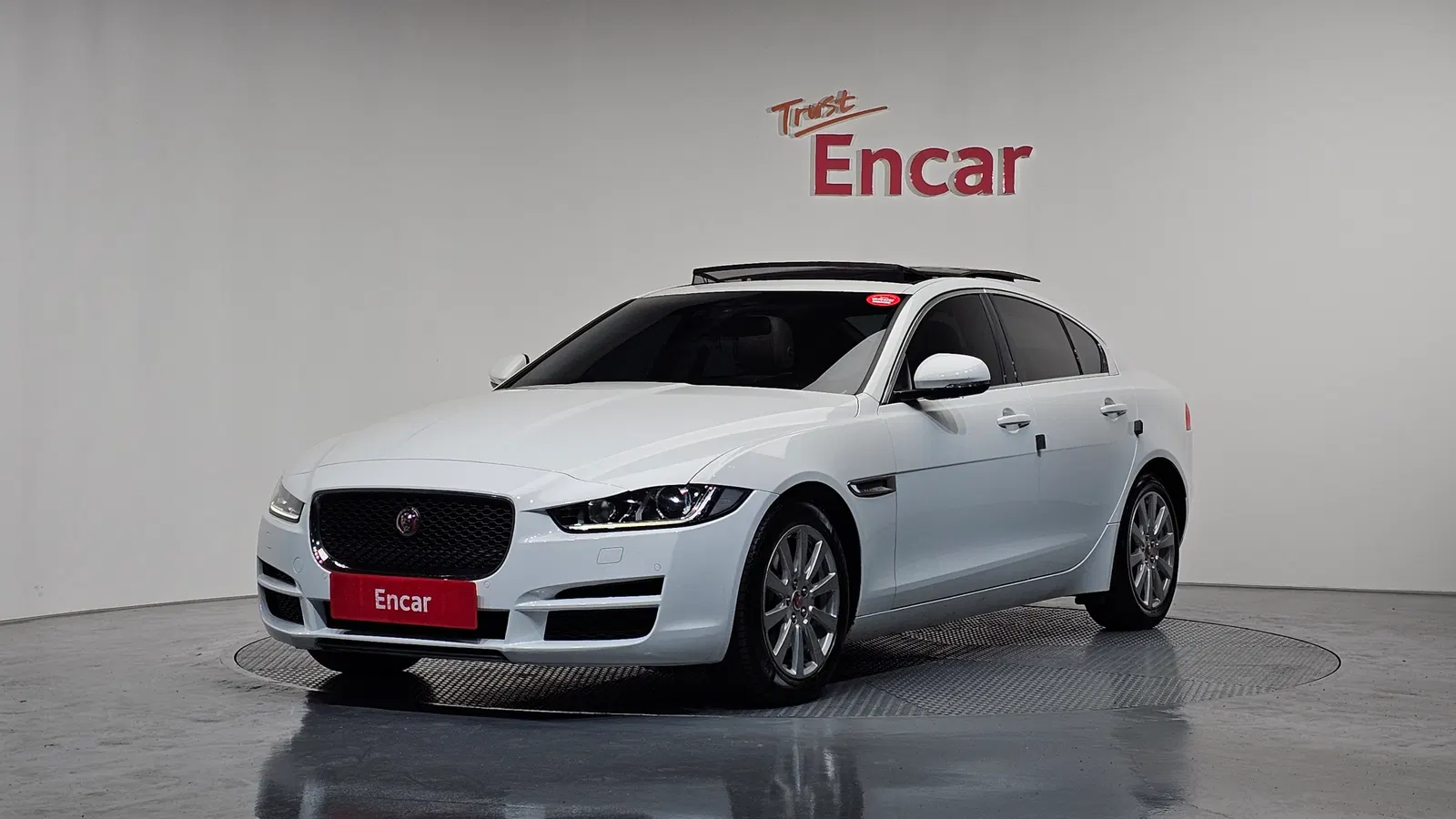 Jaguar XE 20d Prestige 2018 — photo 1 sur 39