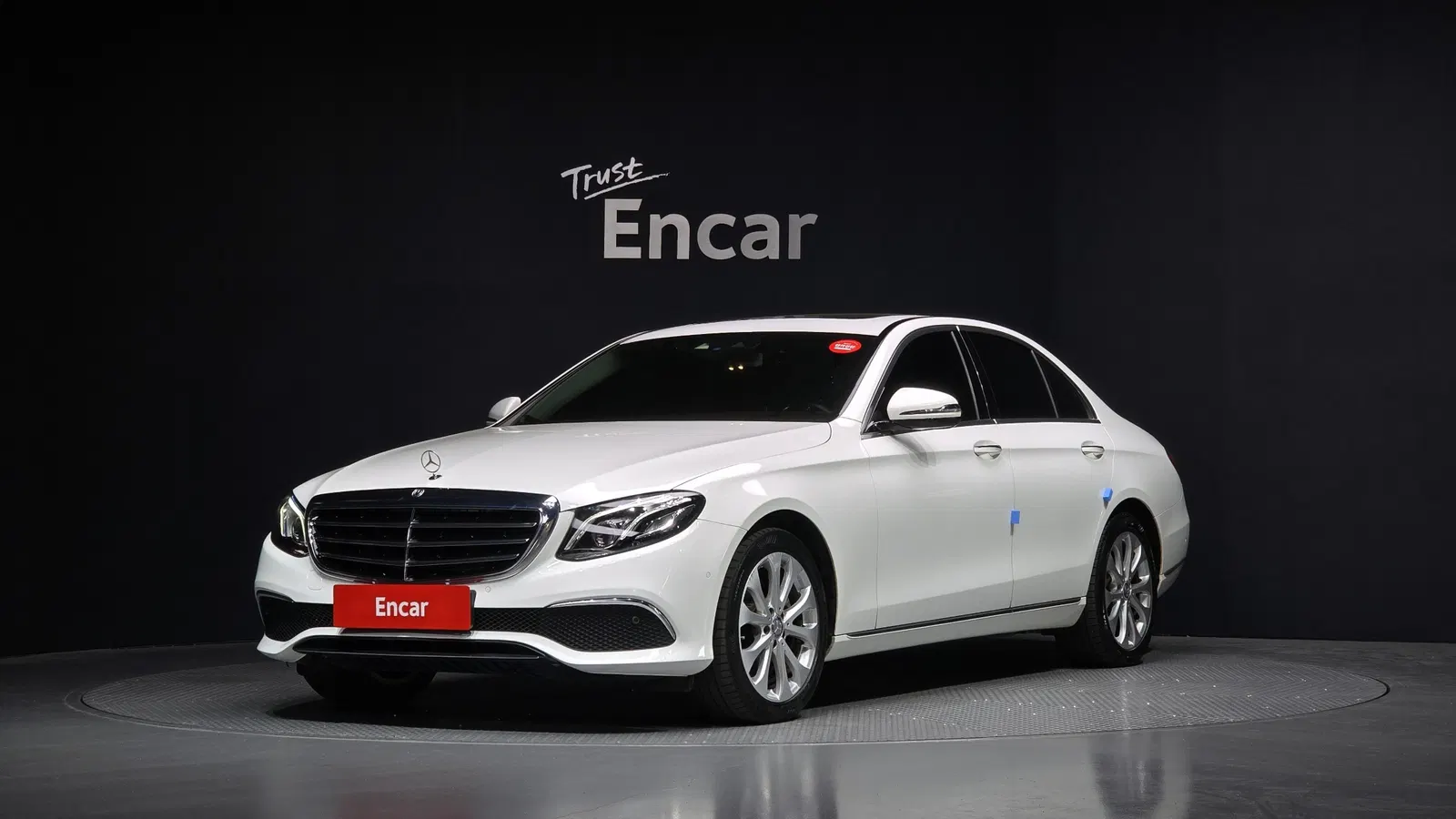 Mercedes-Benz Classe E E220d Exclusive (W213) 2017 — photo 1 sur 20