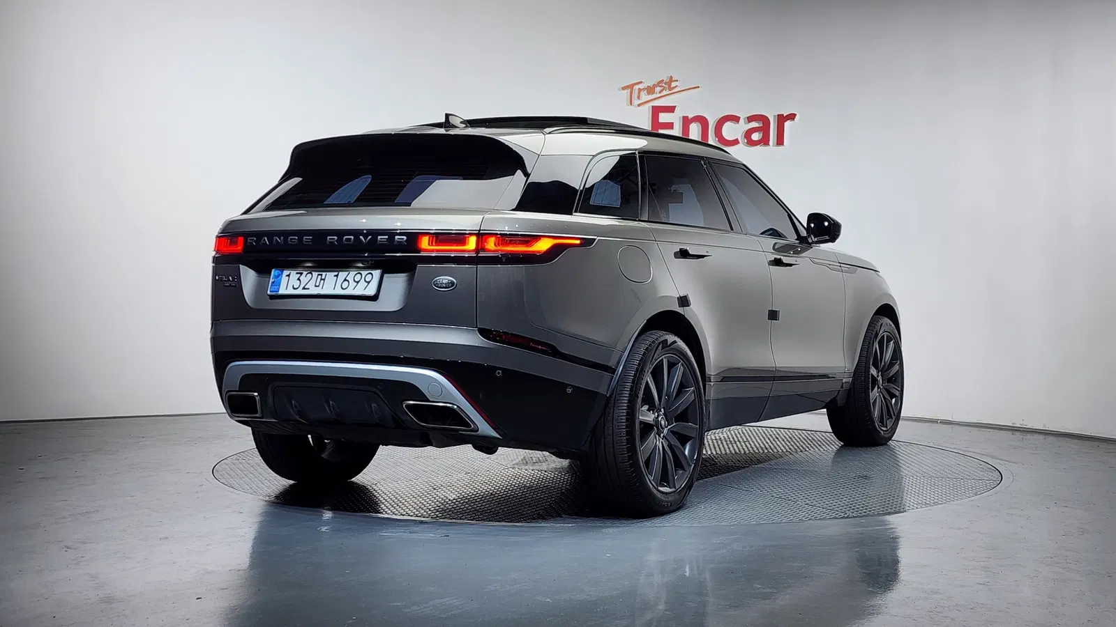 Land Rover Range Rover Velar 3.0 D300 R-Dynamic HSE 2019 — photo 1 sur 41