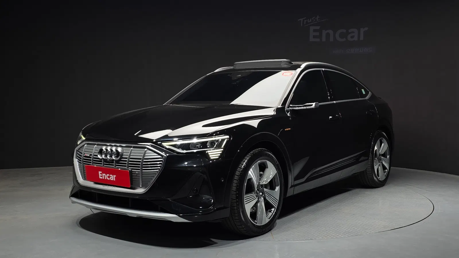 Audi e-tron 55 Quattro Sportback 2022 — photo 1 sur 34