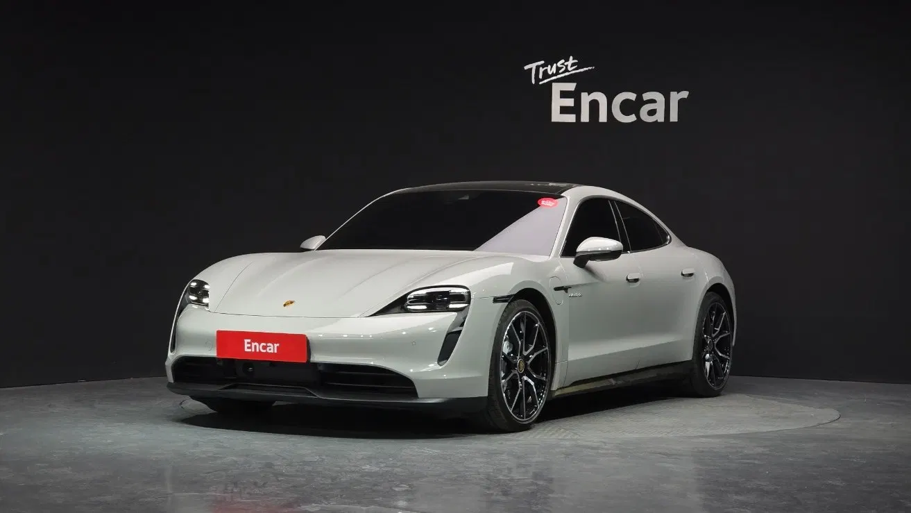 Porsche Taycan 4S 2024 — photo 1 sur 39