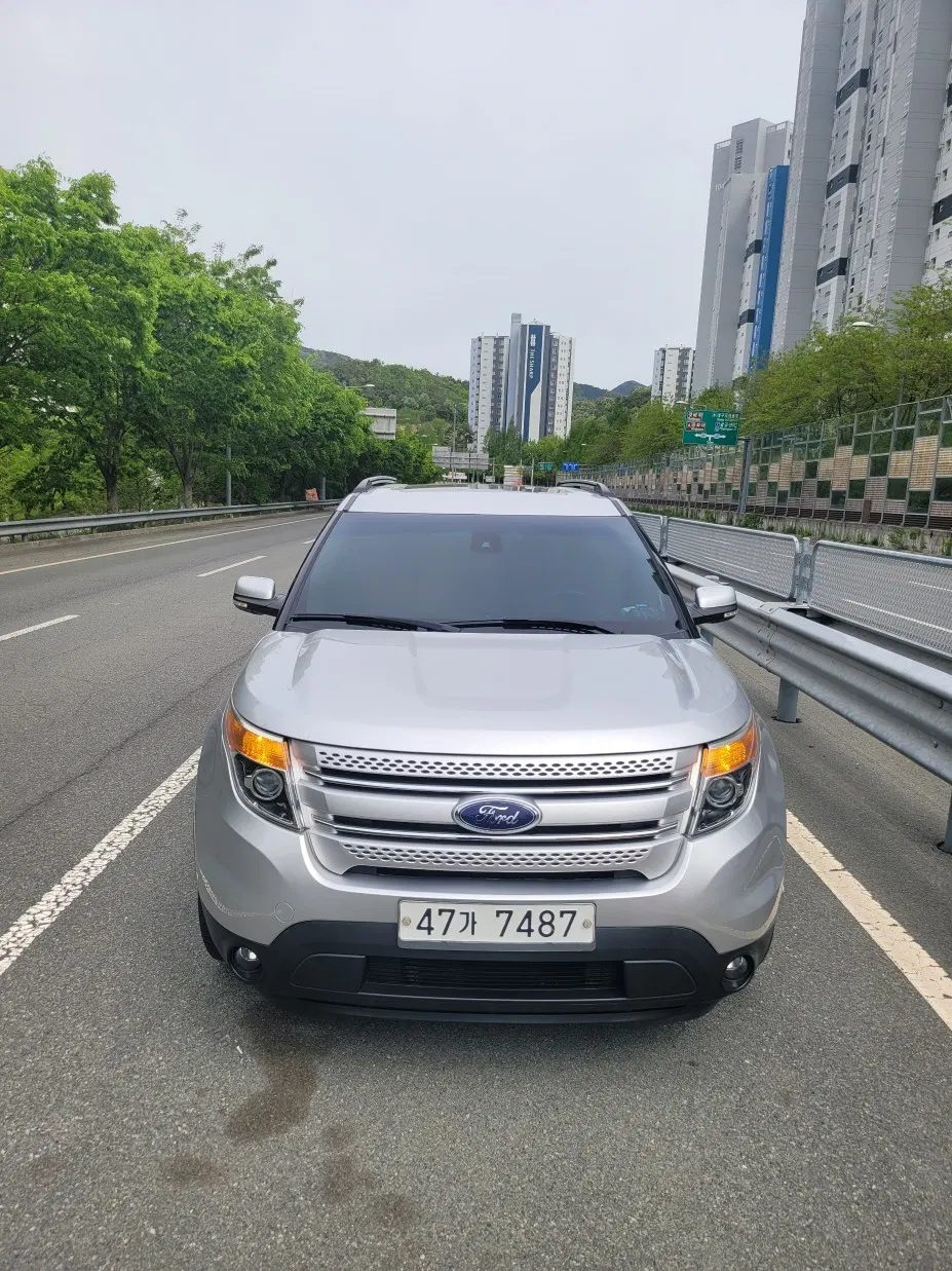 Ford Explorer 3.5 Limited 4WD 2014 — photo 1 sur 26