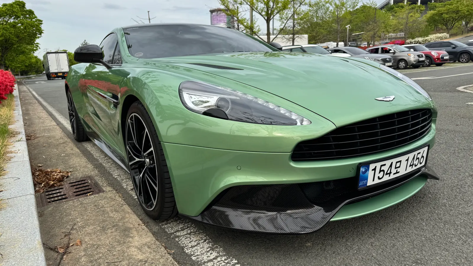 Aston Martin Vanquish 6.0 V12 Coupé 2016 — photo 1 sur 26