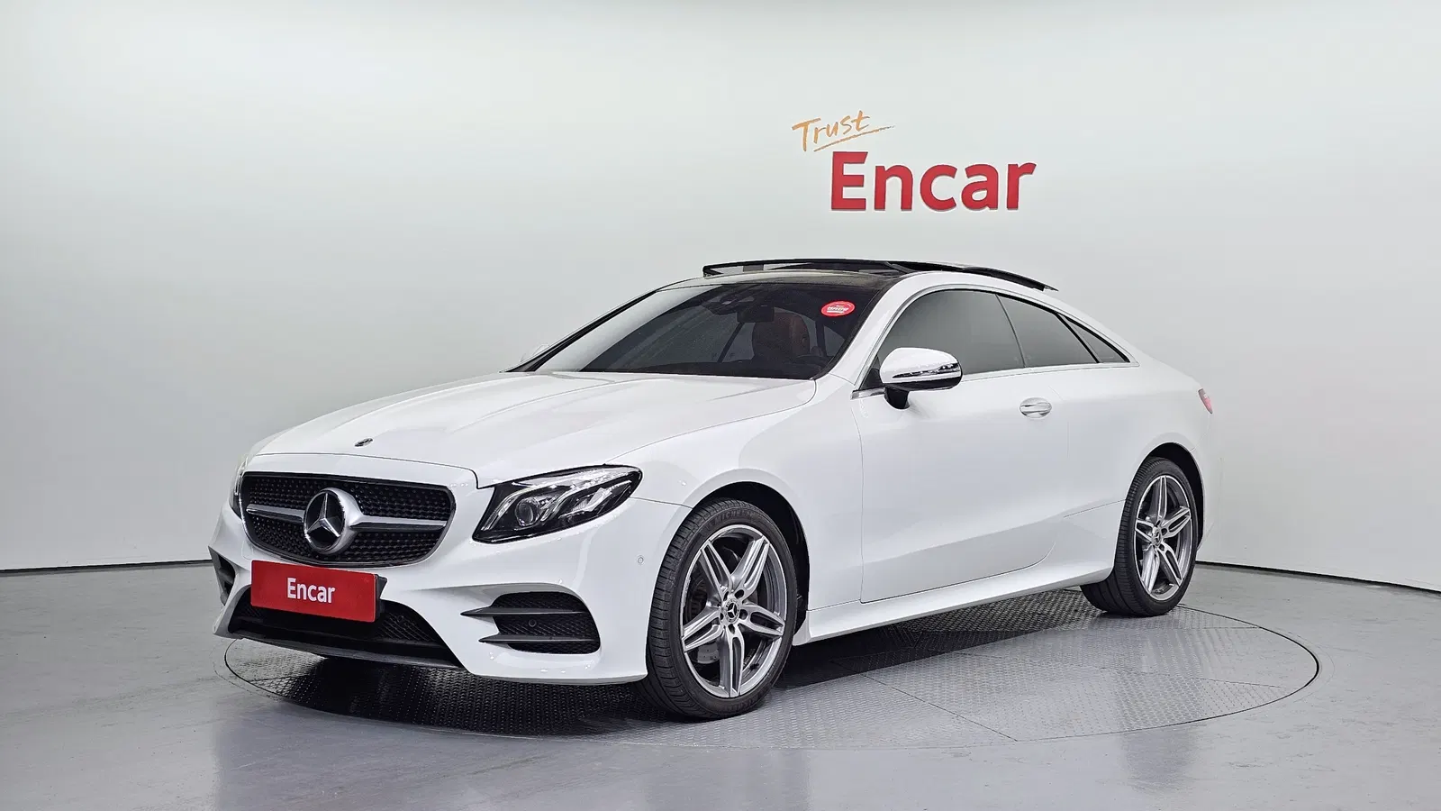 Mercedes-Benz Classe E E220d Coupé (W213) 2017 — photo 1 sur 8