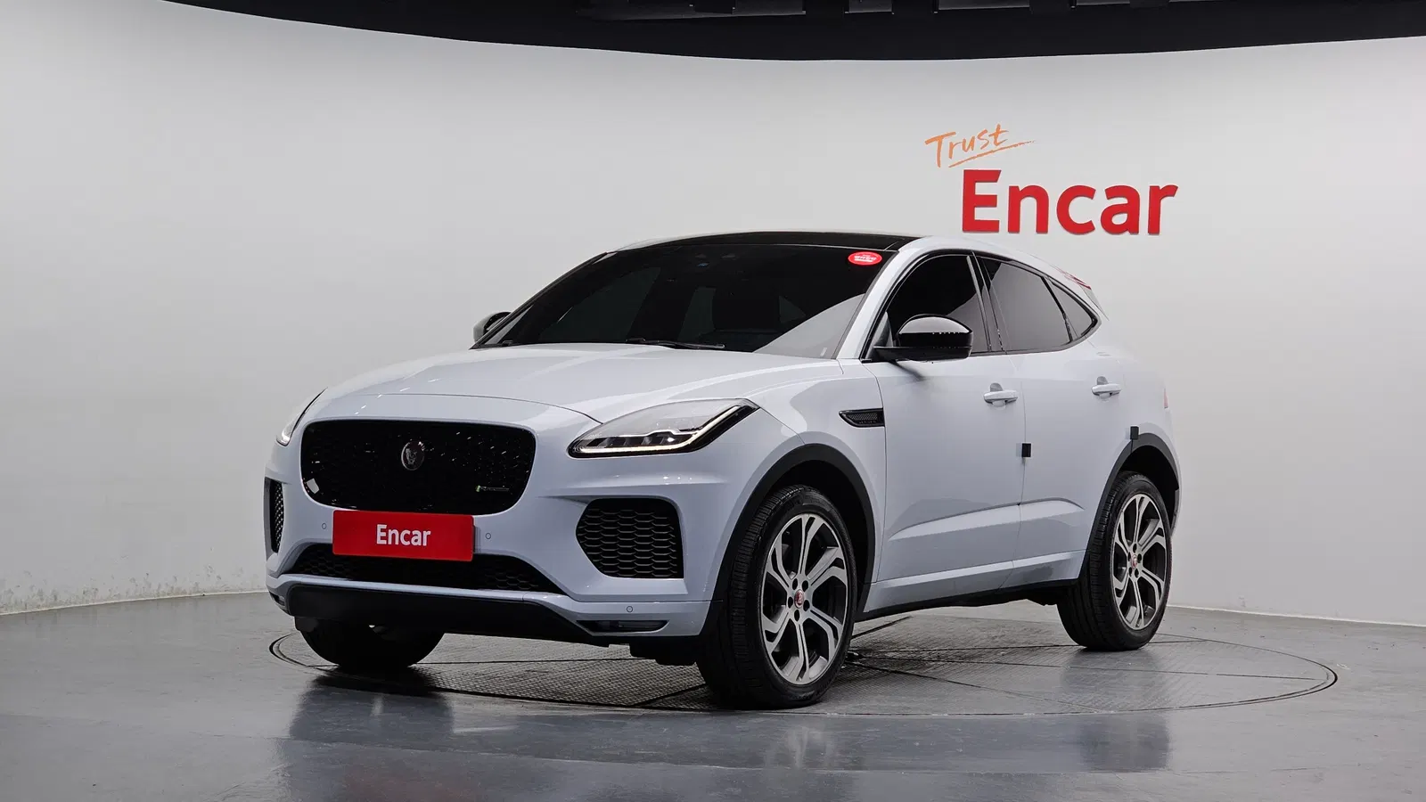 Jaguar E-PACE P250 First Edition 2018 — photo 1 sur 41