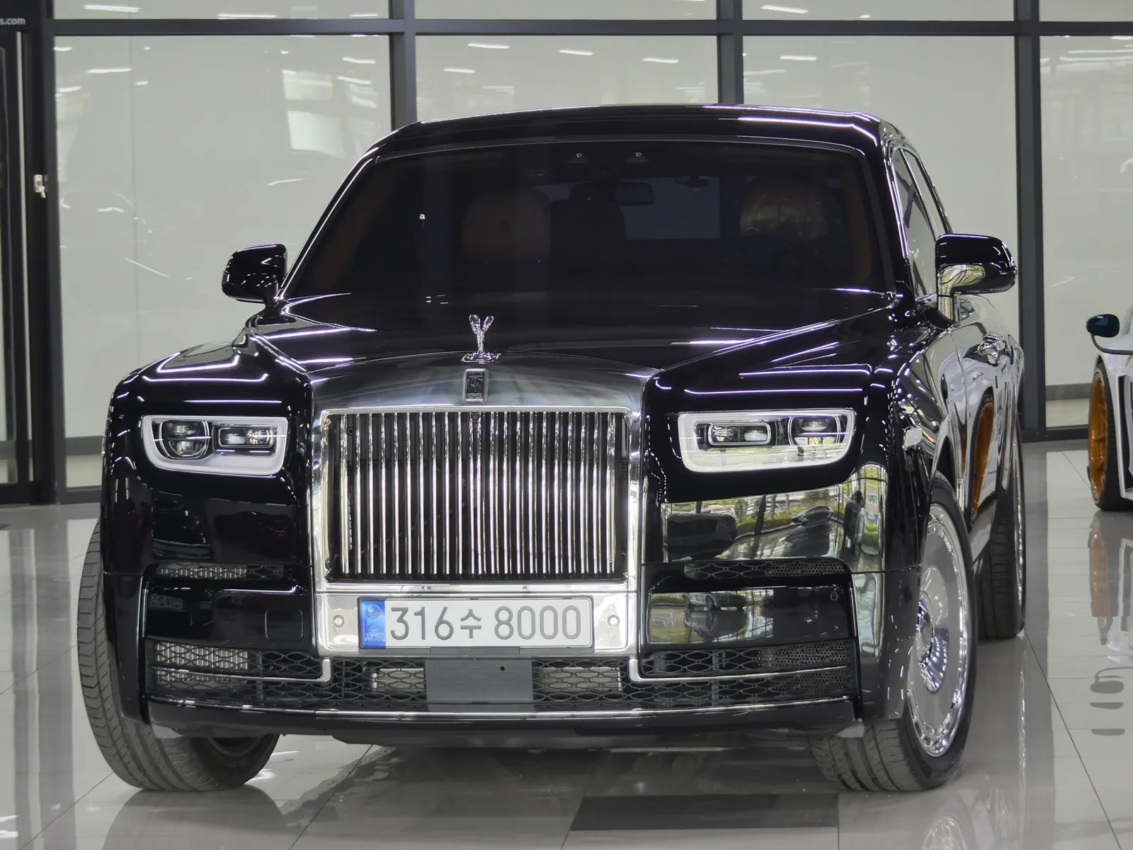 Rolls-Royce Phantom 6.7 V12 2021 — photo 1 sur 23