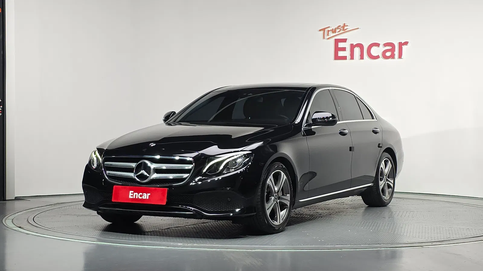 Mercedes-Benz Classe E E300 Avantgarde (W213) 2019 — photo 1 sur 20
