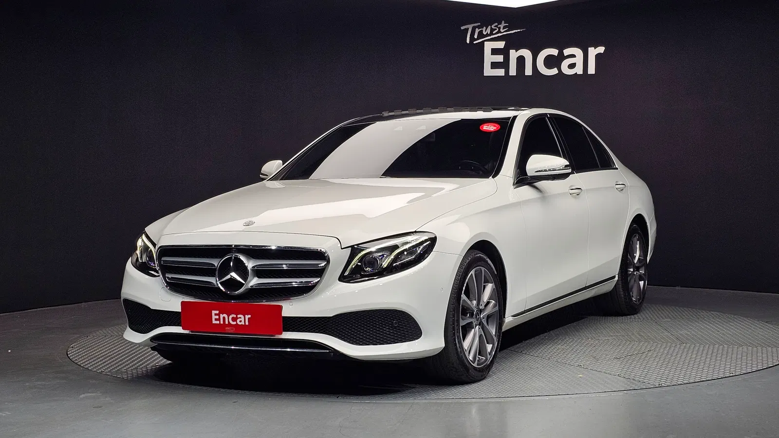 Mercedes-Benz Classe E E300 4MATIC Avantgarde (W213) 2019 — photo 1 sur 20