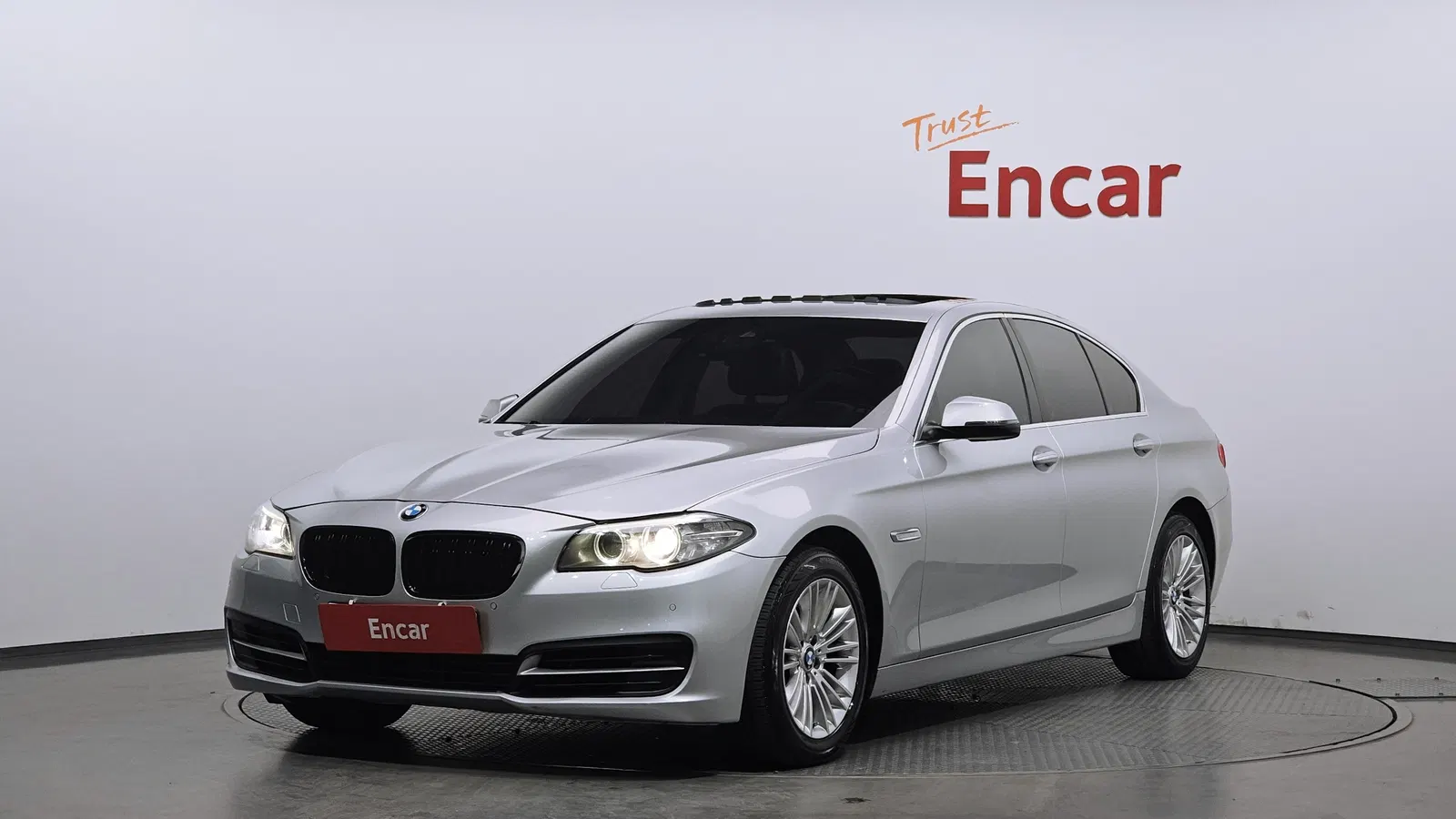 BMW Série 5 (F10) 520d 2014 — photo 1 sur 26