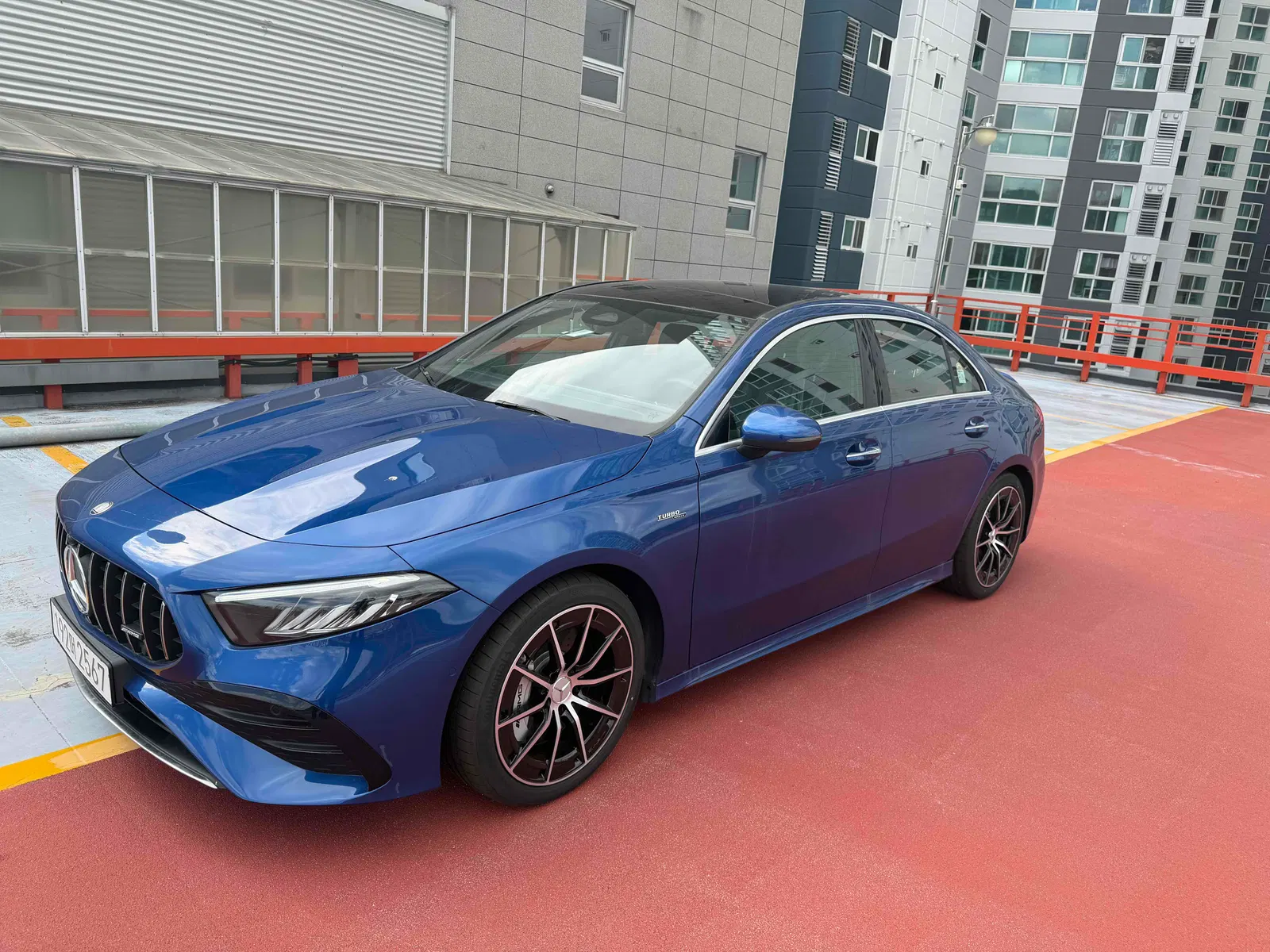 Mercedes-AMG Classe A A35 4MATIC Berline (W177) 2025 — photo 1 sur 5