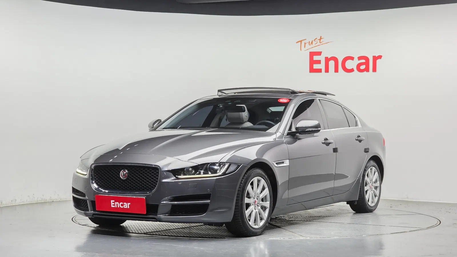 Jaguar XE 20d Prestige 2016 — photo 1 sur 26