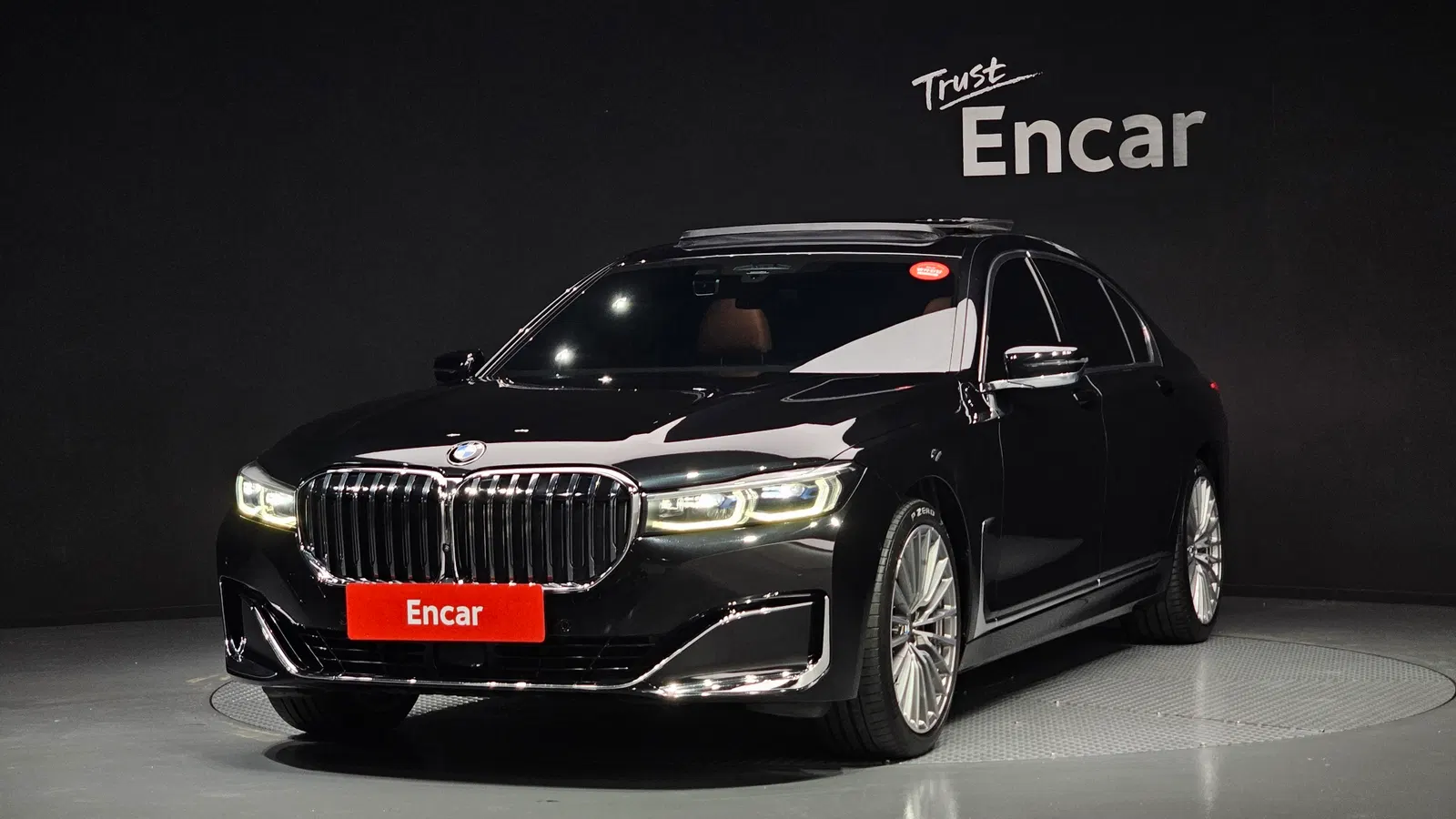 BMW Série 7 (G11) 740Li xDrive Design Pure Excellence 2020 — photo 1 sur 26