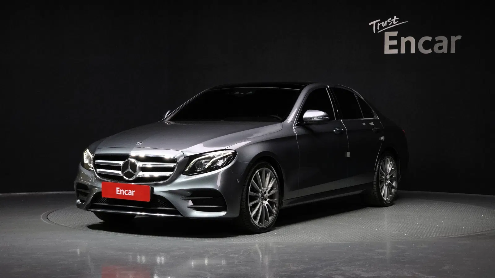 Mercedes-Benz Classe E AMG Line · E350 4MATIC (W213) 2019 — photo 1 sur 20