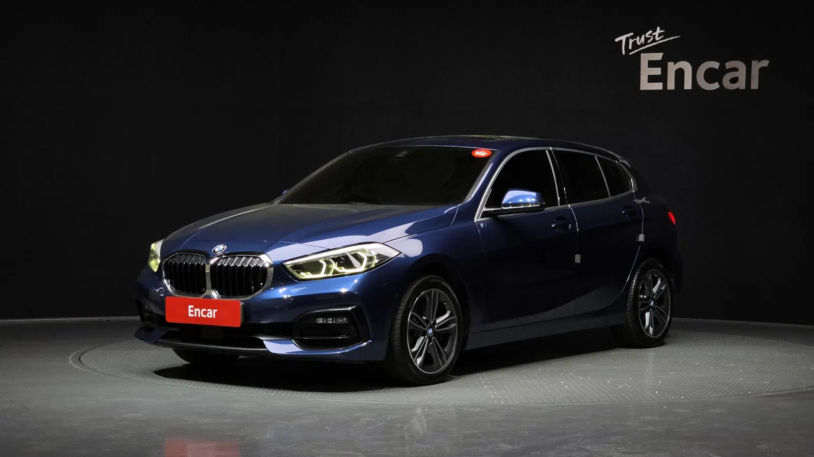 BMW Série 1 (F40) 118d Sport 2021 — photo 1 sur 32