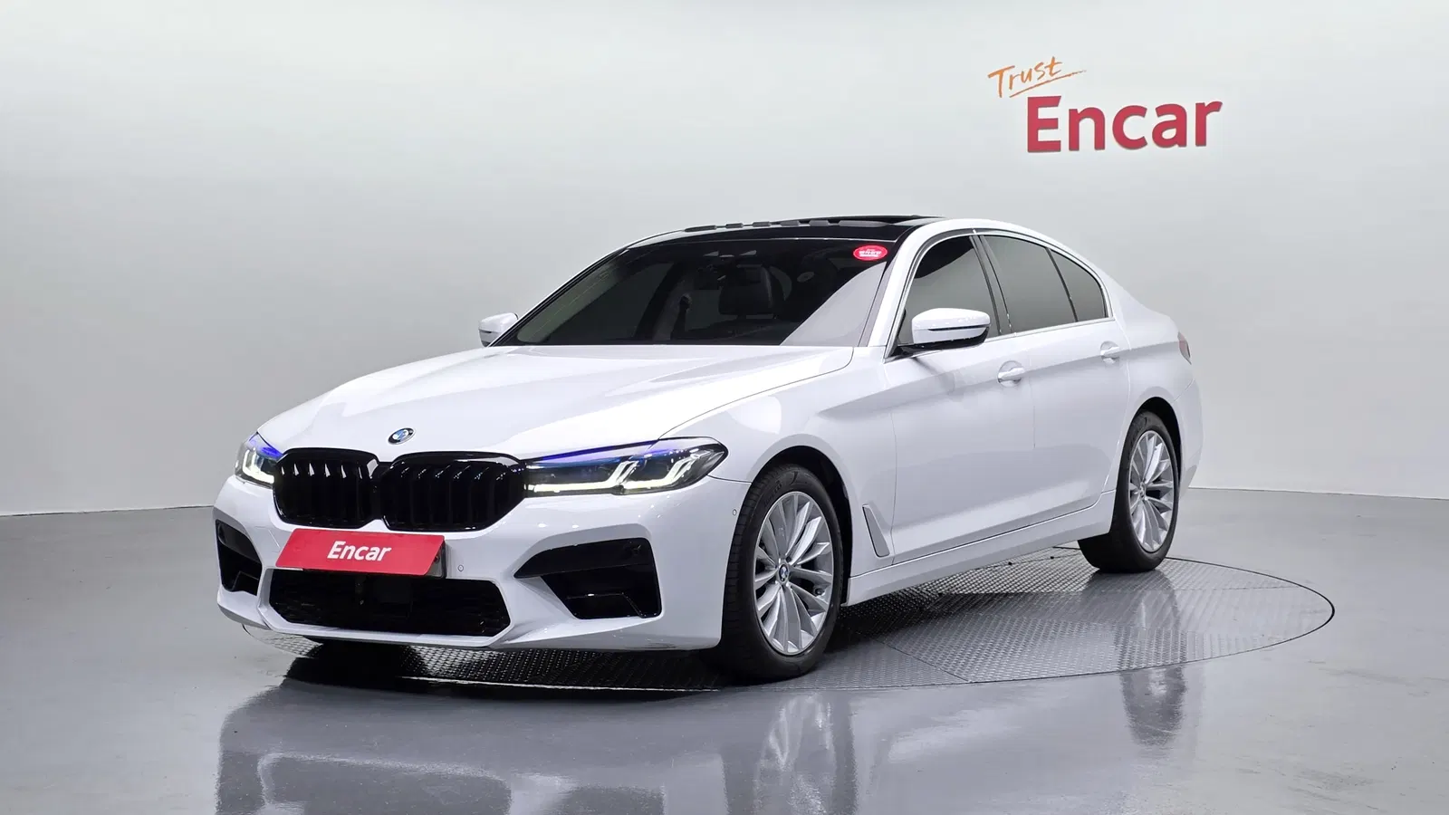 BMW Série 5 (G30) 520d xDrive Luxury Plus 2019 — photo 1 sur 39
