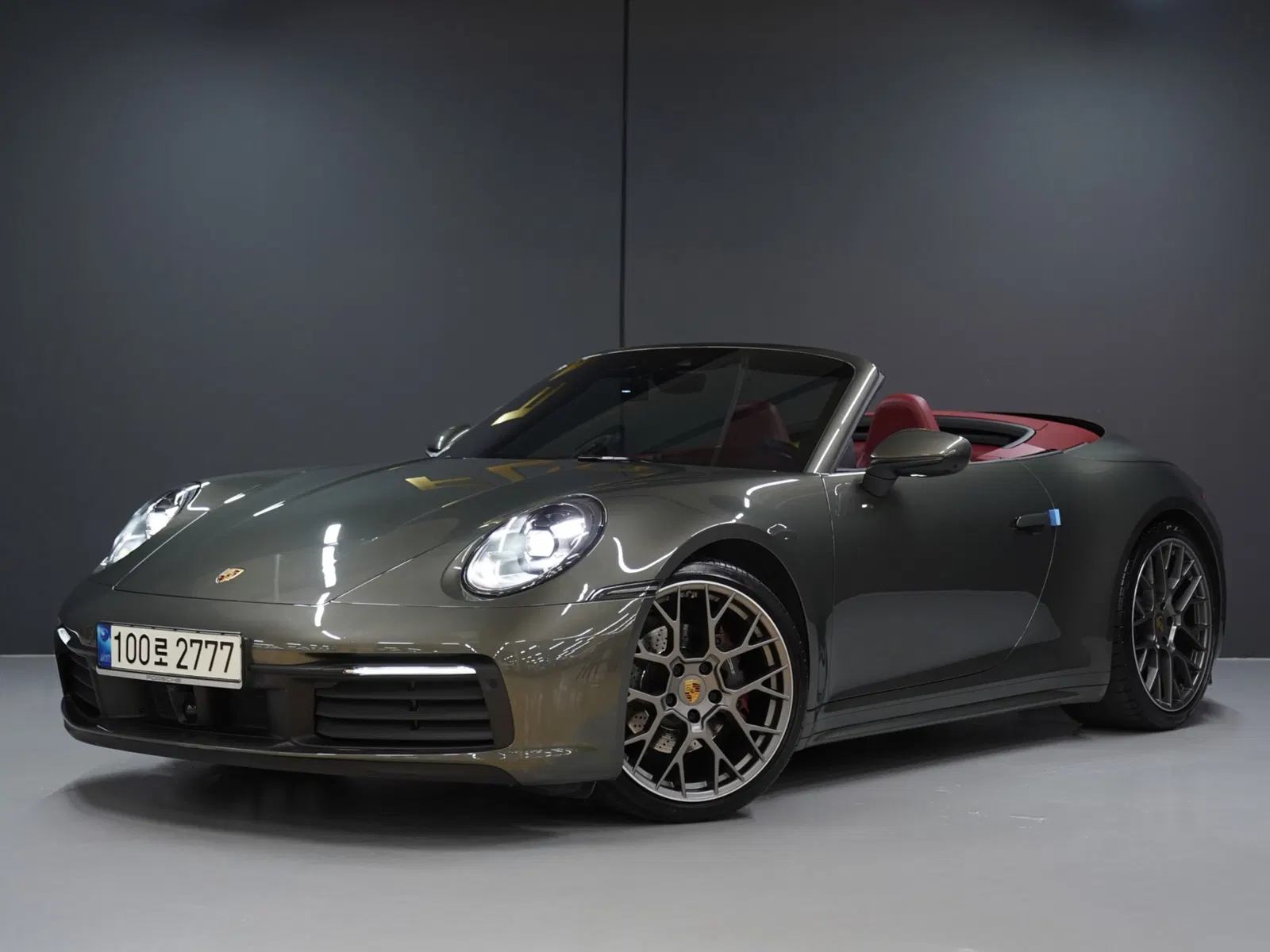 Porsche 911 (992) Carrera 4 Cabriolet 2021 — photo 1 sur 26