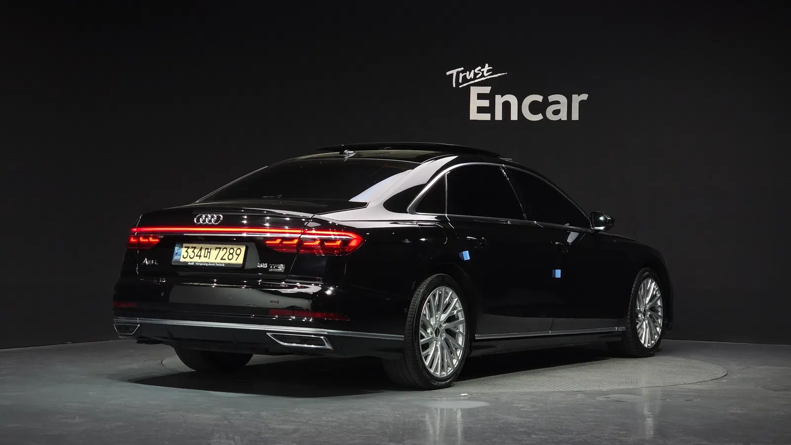 Audi A8 (D5) 55 TFSI Quattro LWB 2021 — photo 1 sur 34