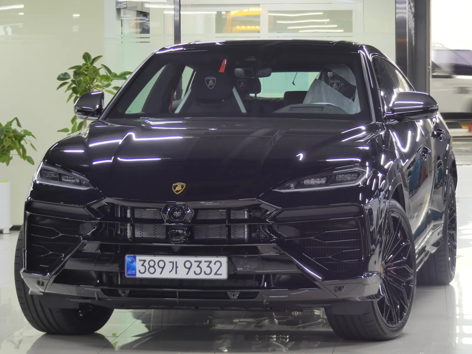 Lamborghini Urus 4.0 V8 SE 2025 — photo 1 sur 23