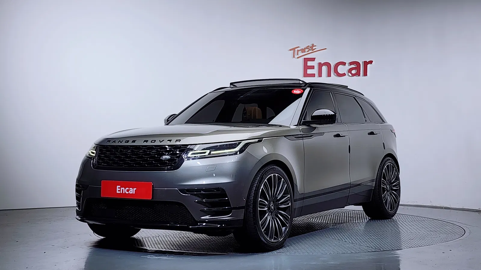Land Rover Range Rover Velar 3.0 D300 R-Dynamic HSE 2018 — photo 1 sur 20