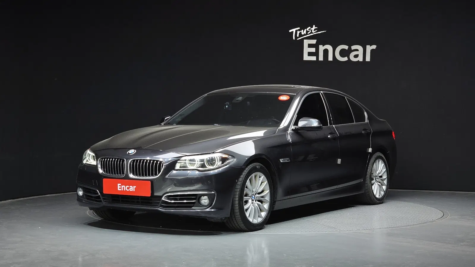 BMW Série 5 (F10) 528i xDrive Luxury Plus 2015 — photo 1 sur 20