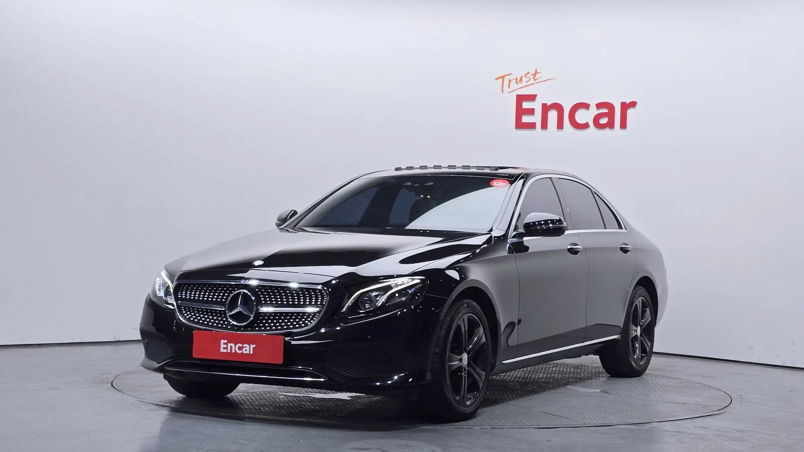 Mercedes-Benz Classe E E220d 4MATIC Avantgarde (W213) 2017 — photo 1 sur 20