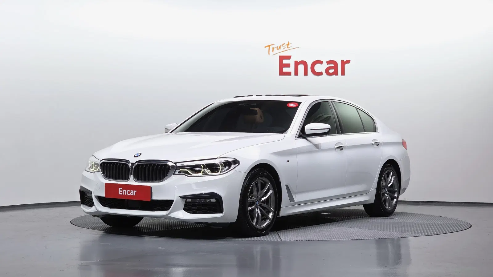 BMW Série 5 (G30) 530i xDrive M Sport 2018 — photo 1 sur 38