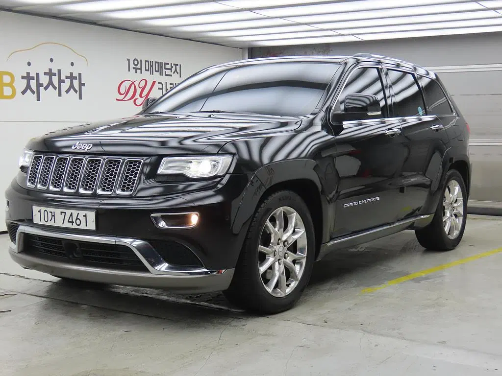 Jeep Grand Cherokee 3.0 Diesel Overland Summit 2016 — photo 1 sur 26