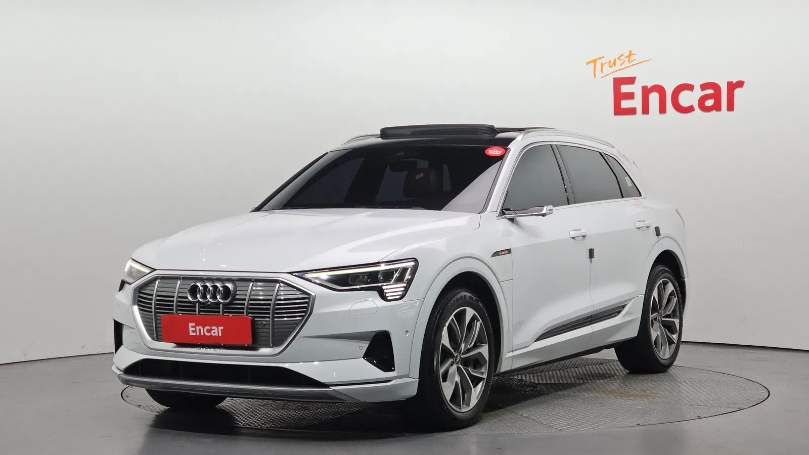 Audi e-tron 55 Quattro 2021 — photo 1 sur 34