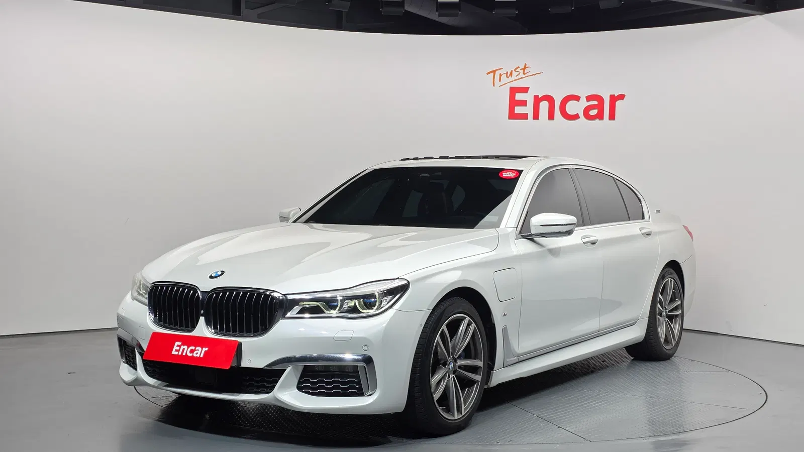 BMW Série 7 (G11) 740e iPerformance M Sport 2019 — photo 1 sur 20
