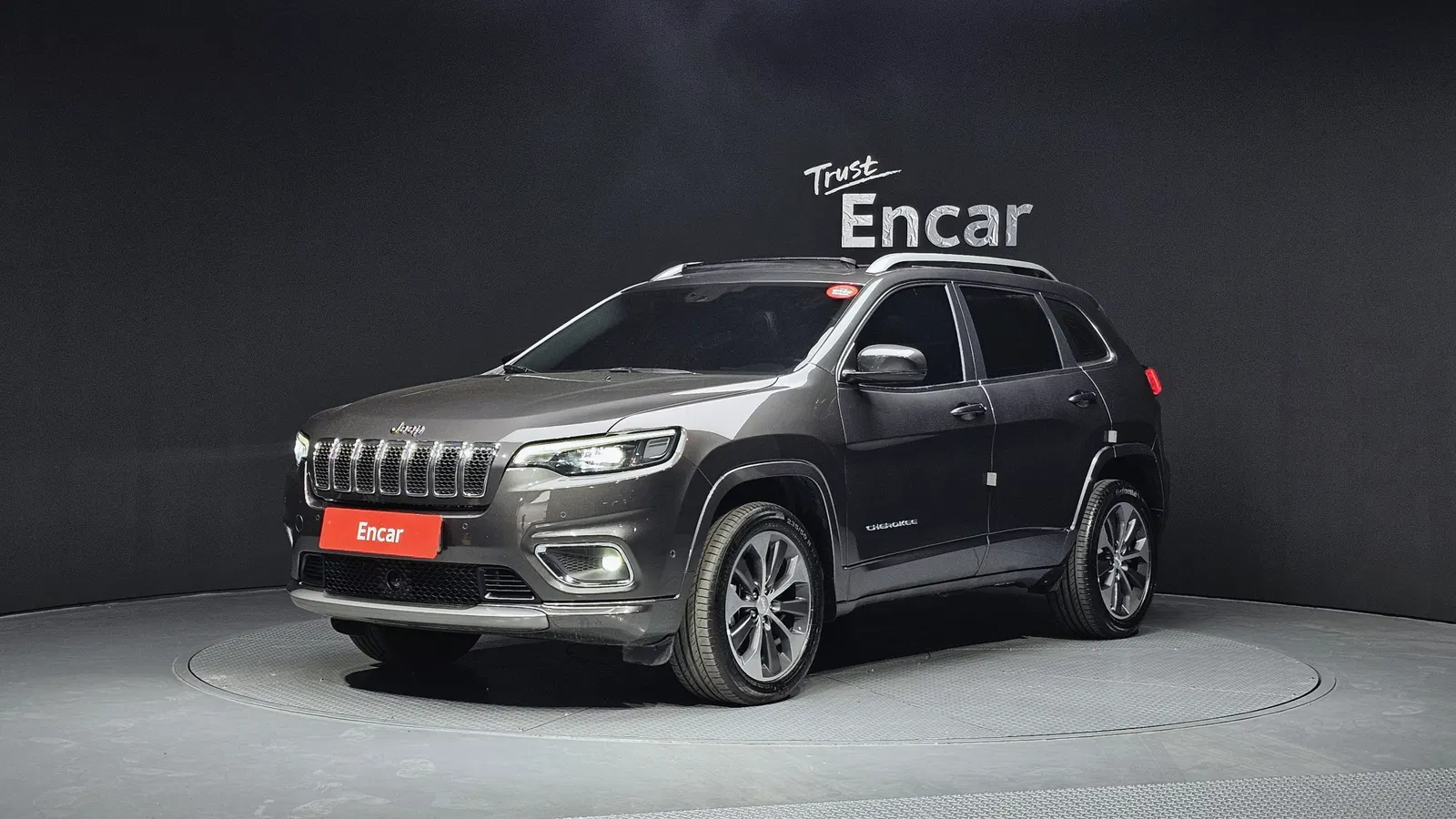 Jeep Cherokee(KL) 3.2 Overland AWD 2021 — photo 1 sur 20