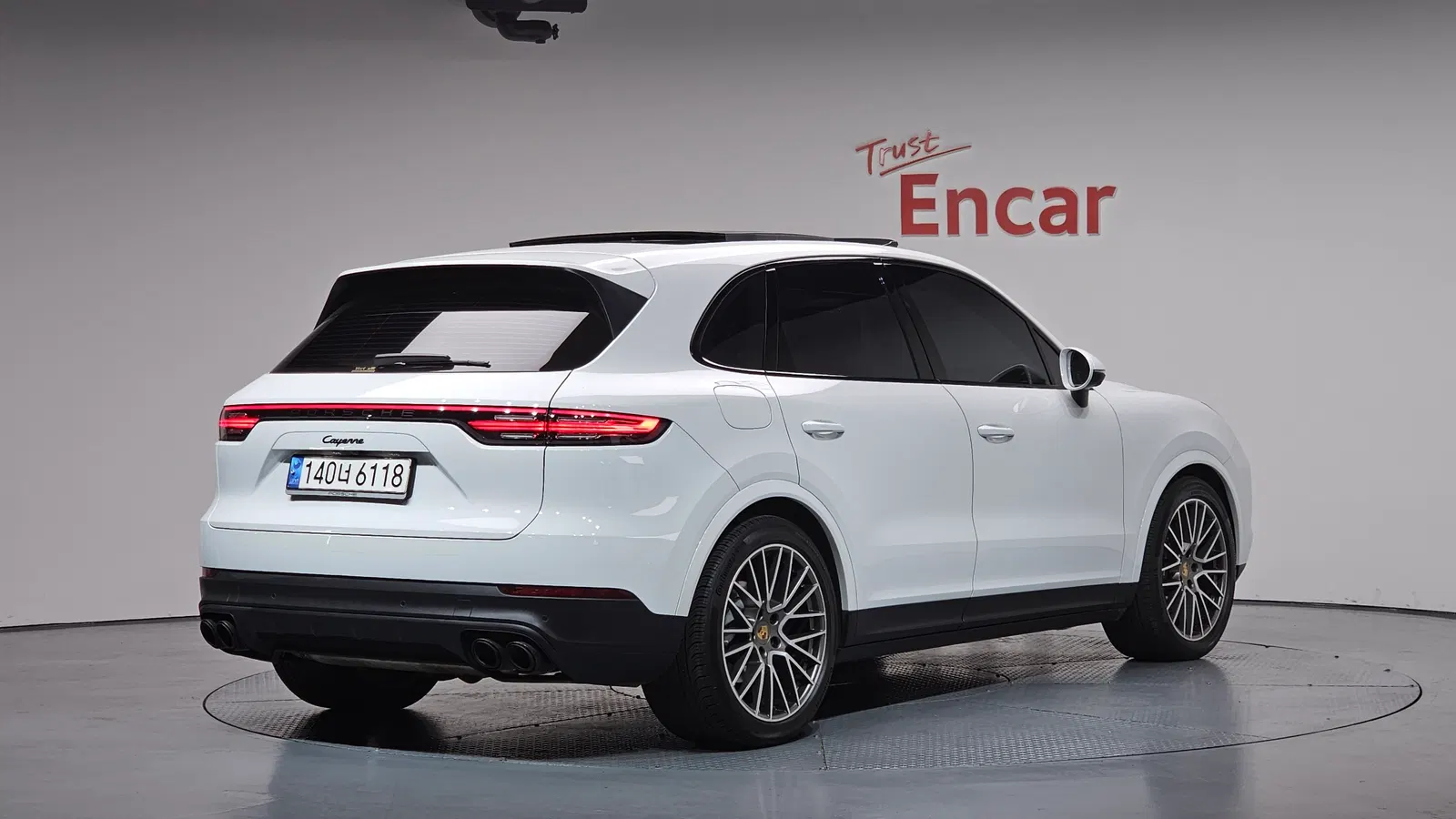 Porsche Cayenne (PO536) 3.0 Platinum Edition 2023 — photo 1 sur 32