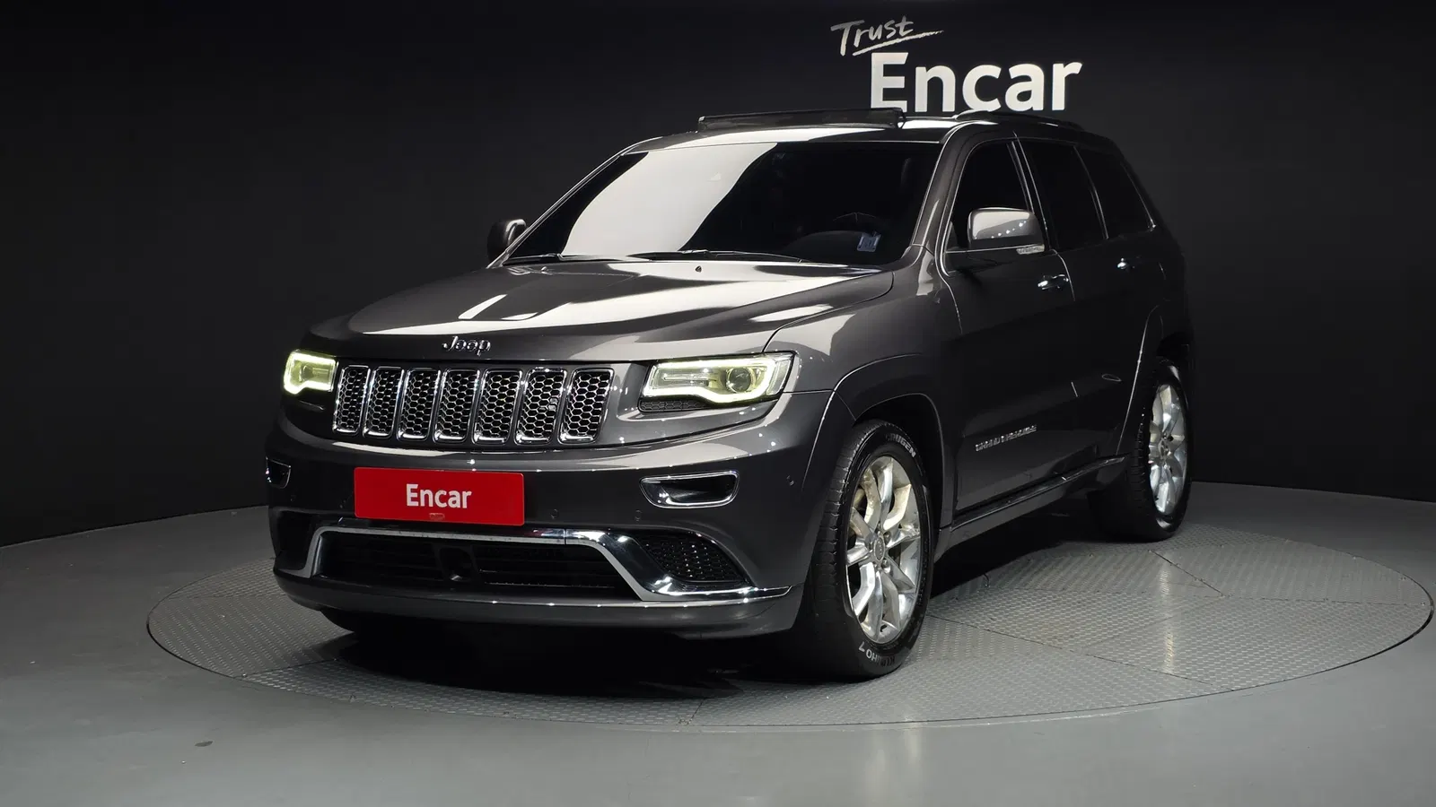 Jeep Grand Cherokee 3.0 Diesel Overland Summit 2015 — photo 1 sur 26