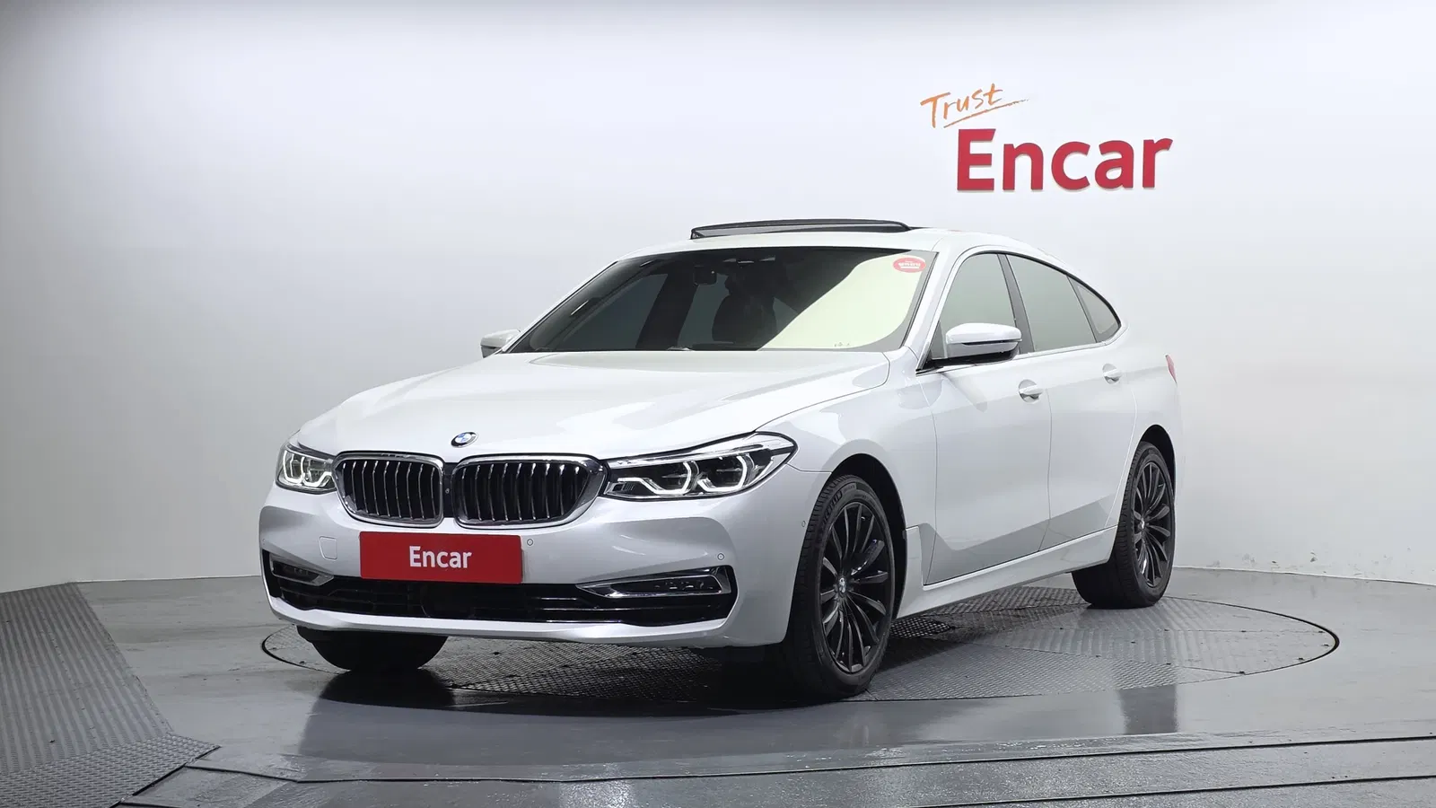 BMW Série 6 GT (G32) 640i xDrive Luxury 2019 — photo 1 sur 35