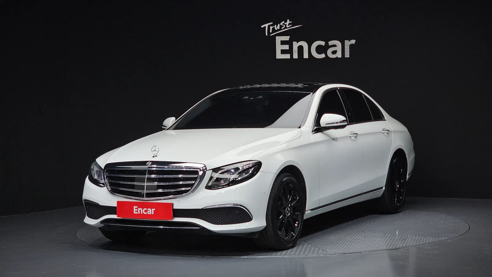 Mercedes-Benz Classe E E300 4MATIC Exclusive (W213) 2020 — photo 1 sur 20