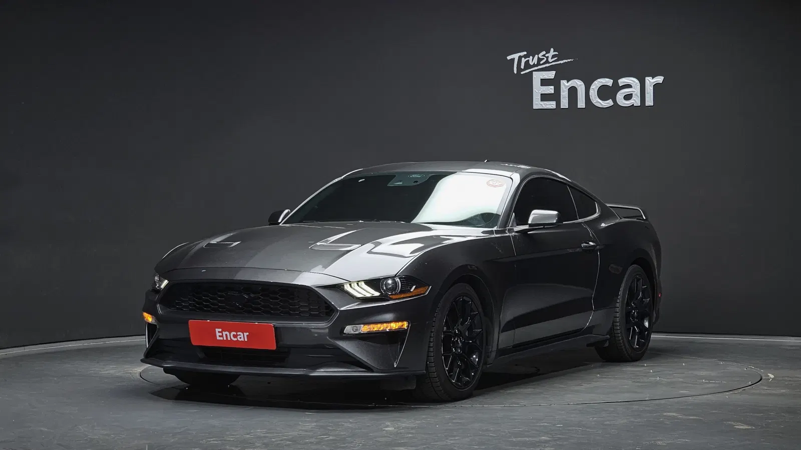 Ford Mustang Coupé 2020 — photo 1 sur 30