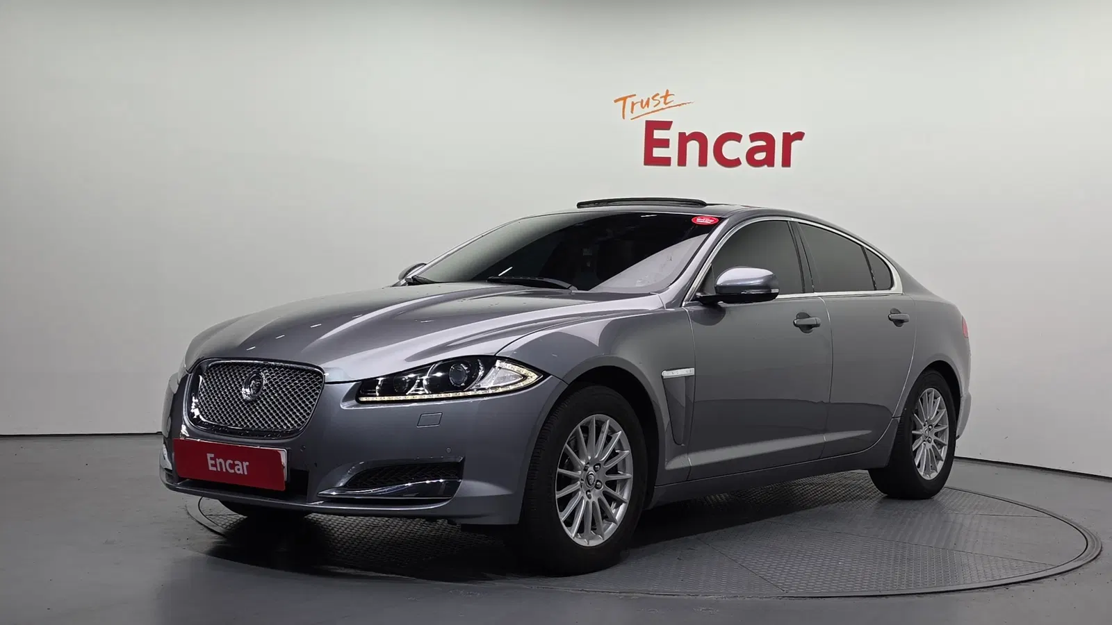 Jaguar New XF 2.0 Luxury 2013 — photo 1 sur 20