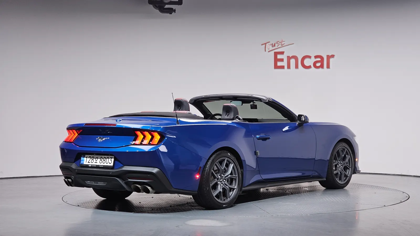 Ford Mustang 7e génération 2.3 EcoBoost Premium Convertible 2024 — photo 1 sur 35