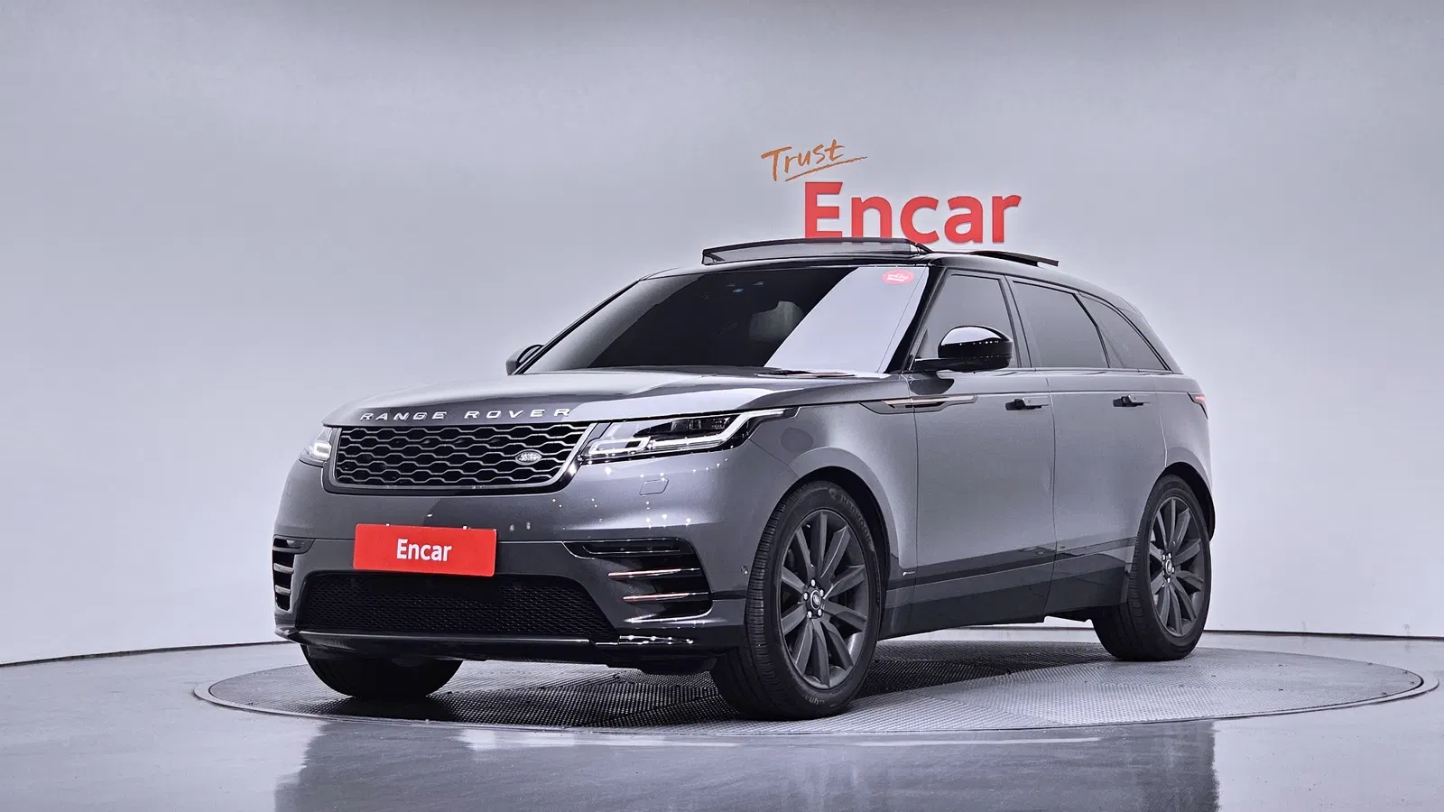 Land Rover Range Rover Velar 3.0 D300 R-Dynamic SE 2018 — photo 1 sur 35
