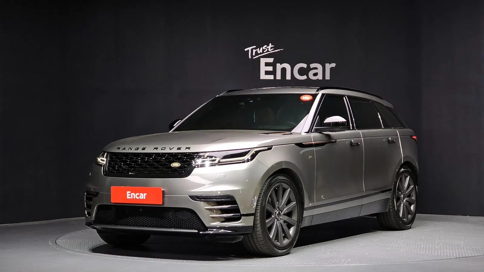 Land Rover Range Rover Velar 3.0 D300 R-Dynamic HSE 2019 — photo 1 sur 40