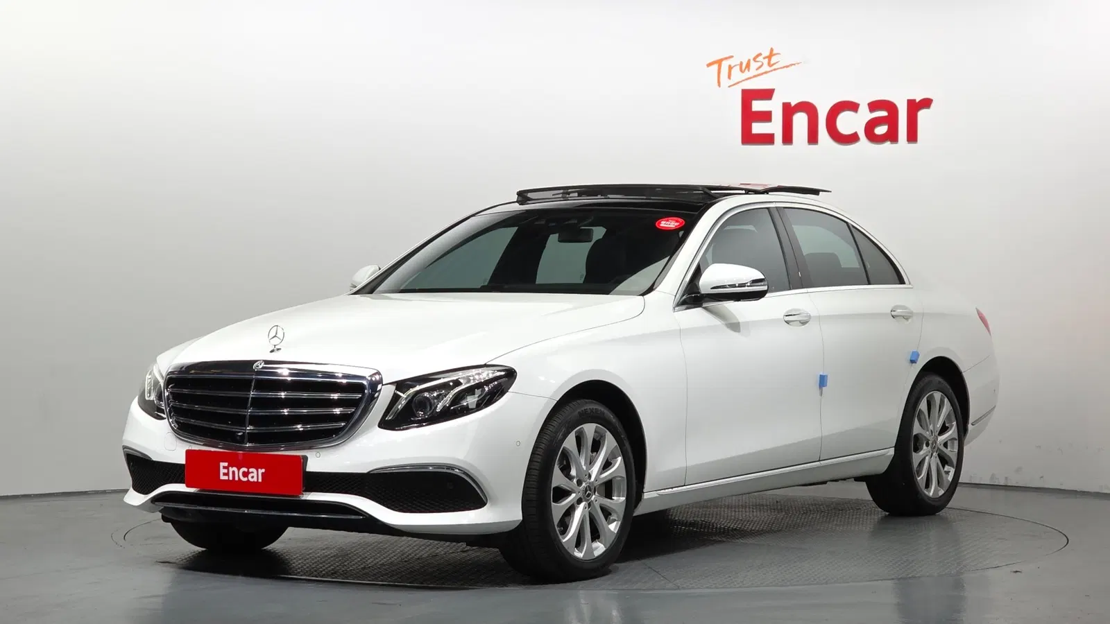 Mercedes-Benz Classe E E300 4MATIC Exclusive (W213) 2019 — photo 1 sur 39