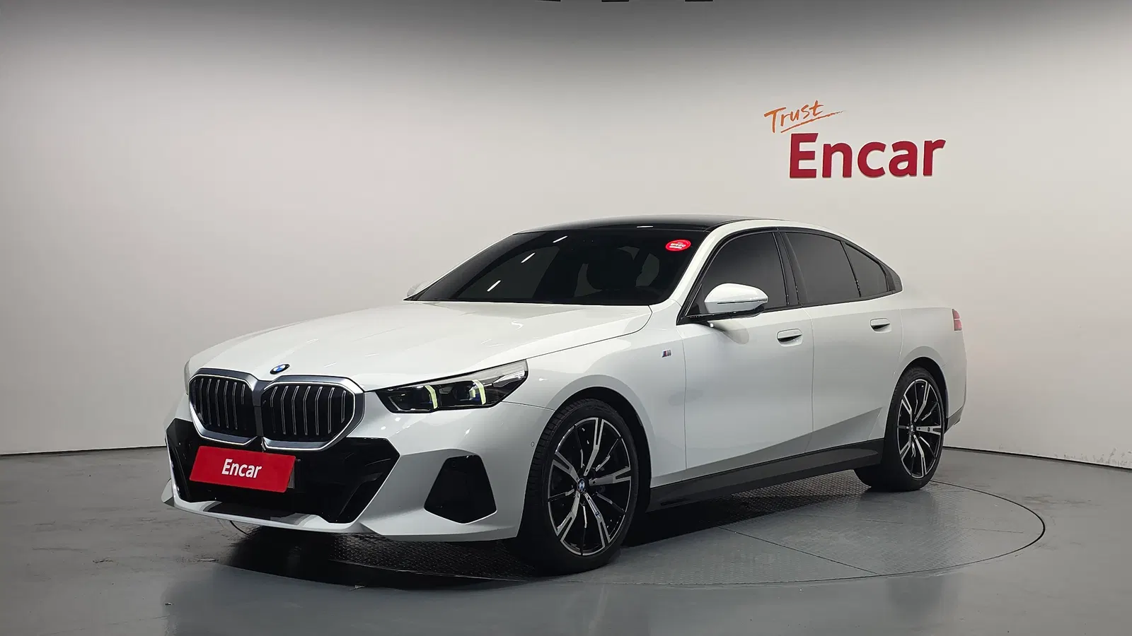 BMW Série 5 (G60) 530i xDrive M Sport 2024 — photo 1 sur 33
