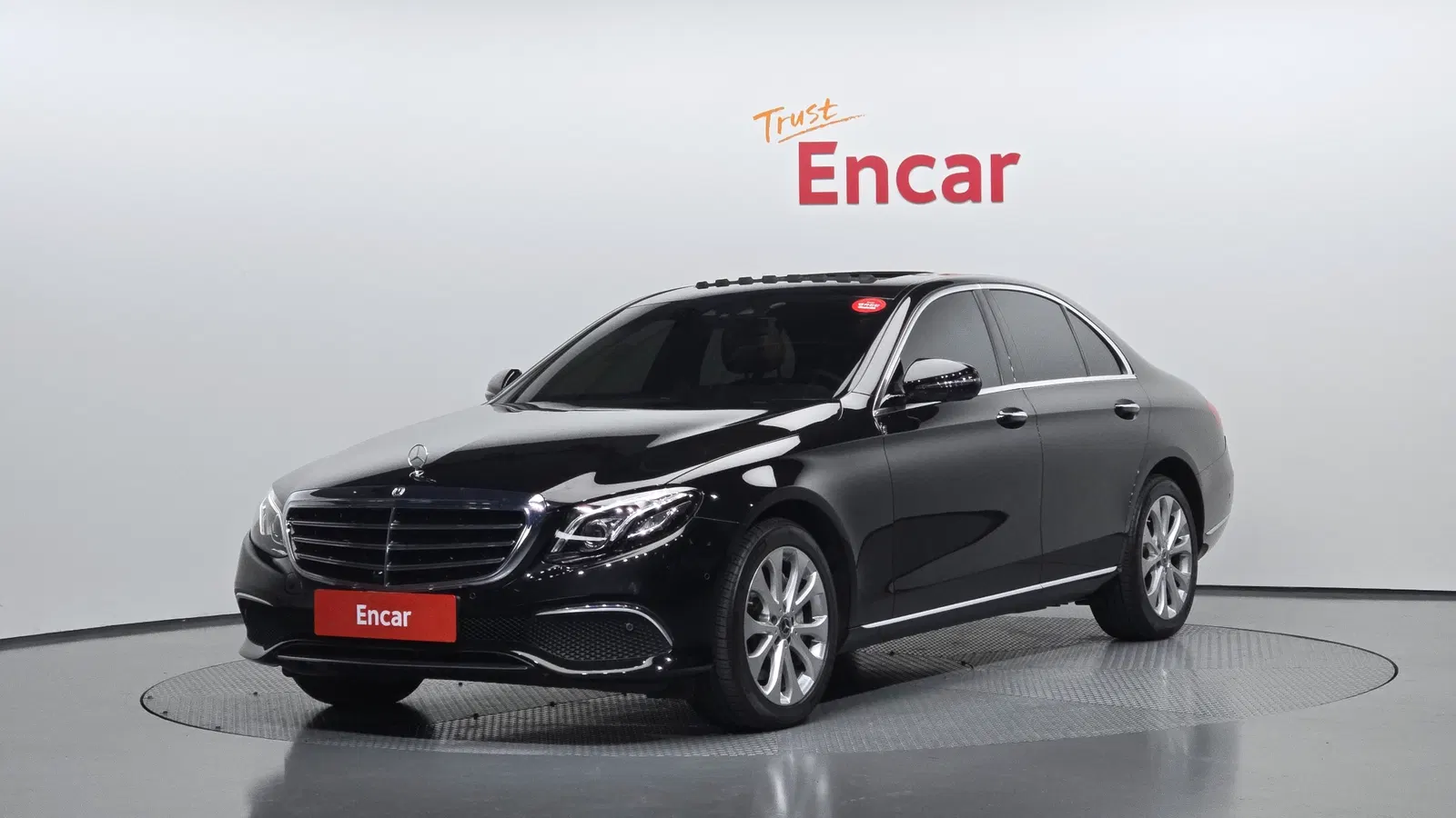 Mercedes-Benz Classe E E300 4MATIC Exclusive (W213) 2019 — photo 1 sur 31