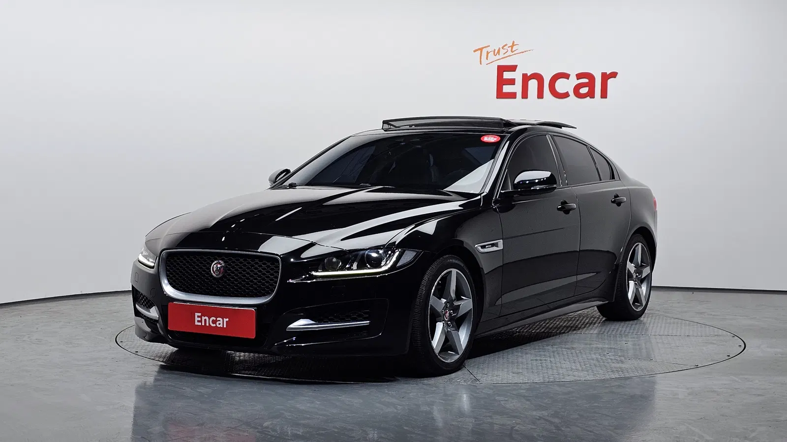 Jaguar XE 20d RSport 2016 — photo 1 sur 26