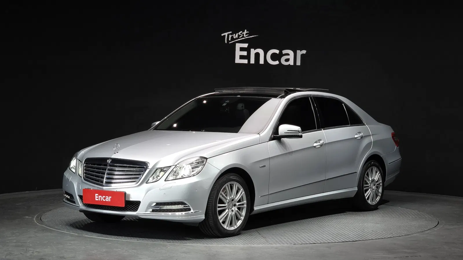 Mercedes-Benz Classe E E300 Elegance (W212) 2012 — photo 1 sur 26
