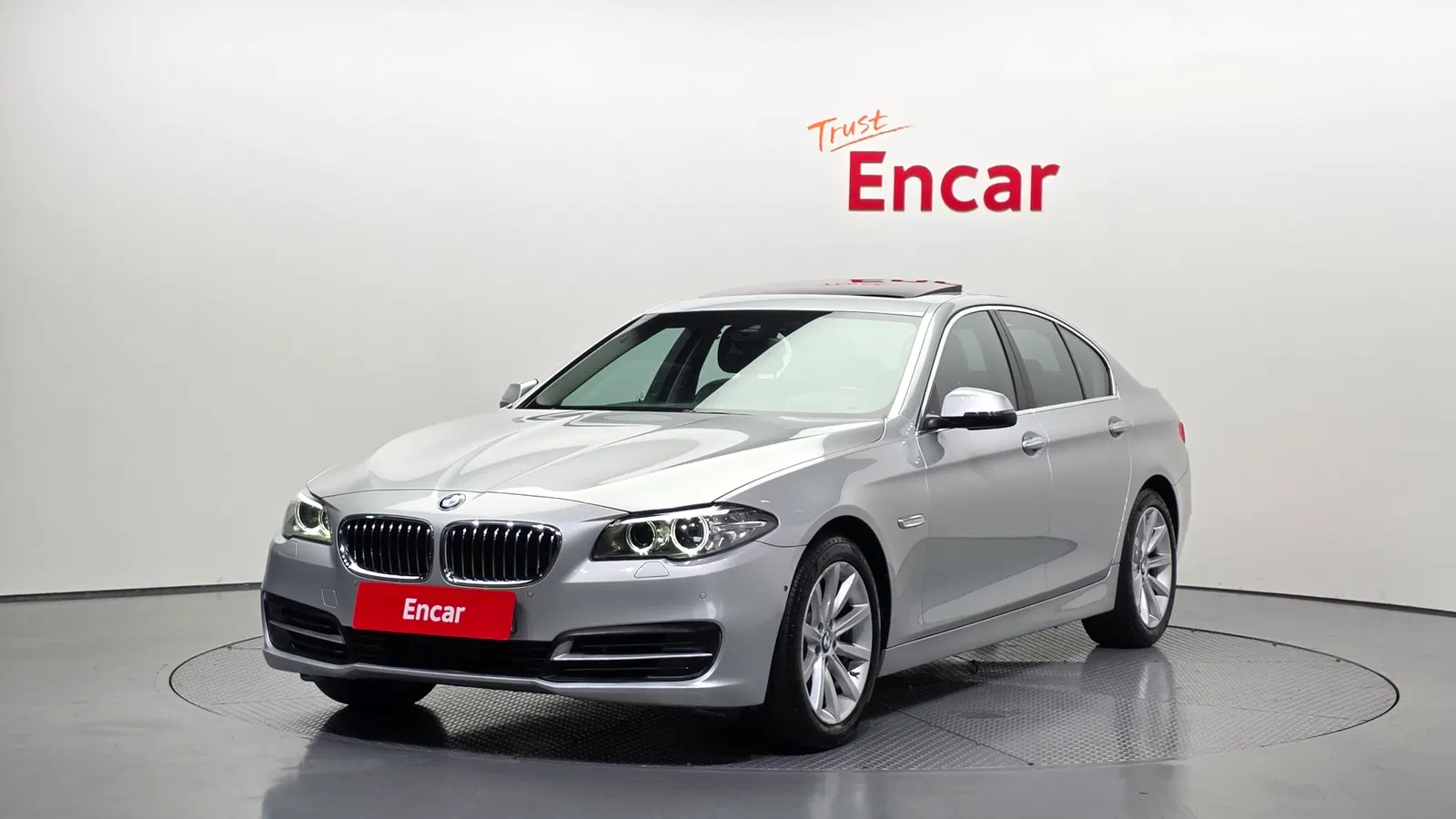 BMW Série 5 (F10) 528i 2015 — photo 1 sur 20